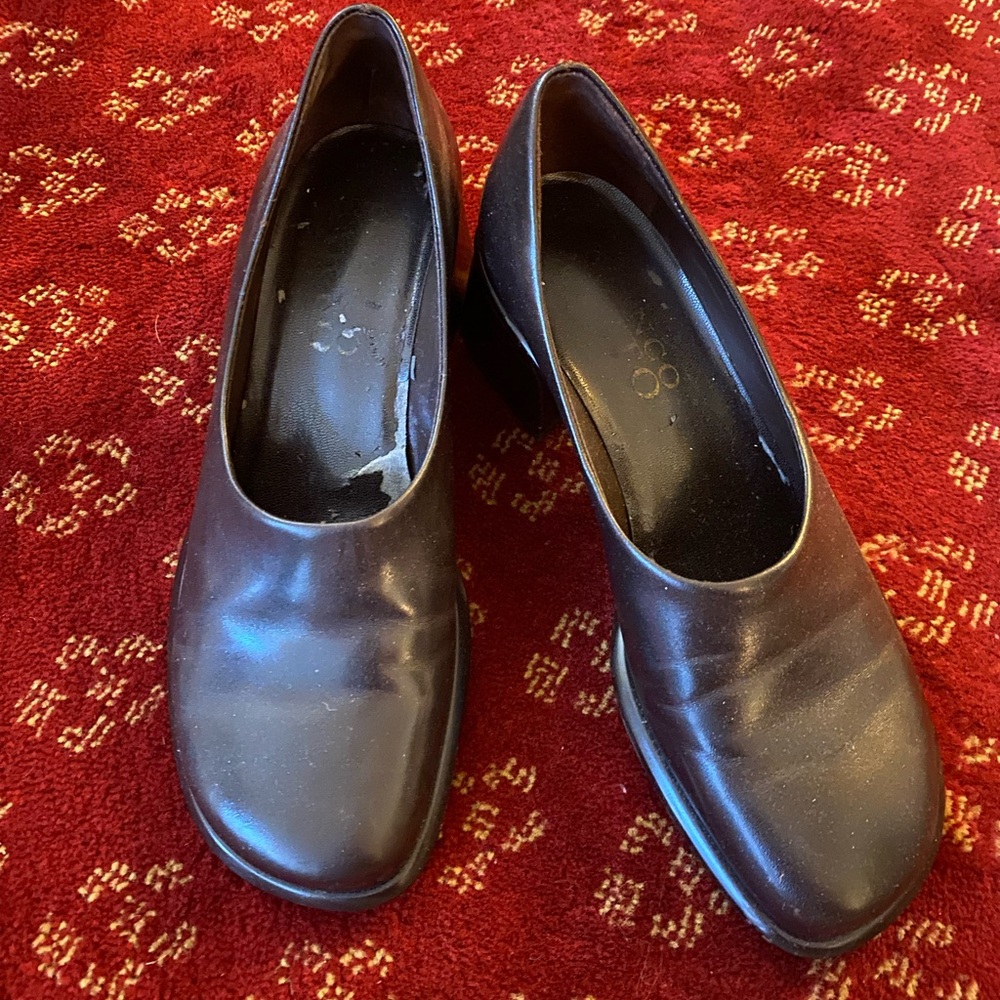 Heeled loafers